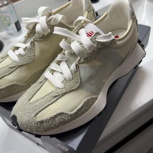 New Balance Women's Sneakers in Cream and Gray